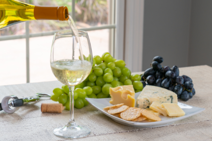 Sidnei Piva de Jesus revela como harmonizar vinhos e queijos para elevar seus jantares a outro nível.