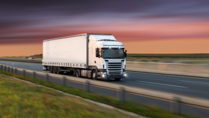 Descubra com a Avantec Transportes as melhores práticas para transportar equipamentos e cenários em eventos com total segurança.