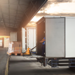 A Avantec Transportes mostra como a logística para eventos garante o transporte seguro de equipamentos e cenários.
