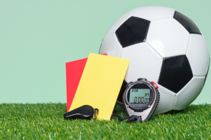 Luciano Colicchio Fernandes analisa como a tecnologia na arbitragem transformou-se de acessório em pilar da confiança e da economia do esporte.